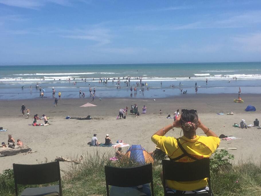 Relaxed Beach Retreat, Mod Family Friendly Bach Foxton Beach 外观 照片